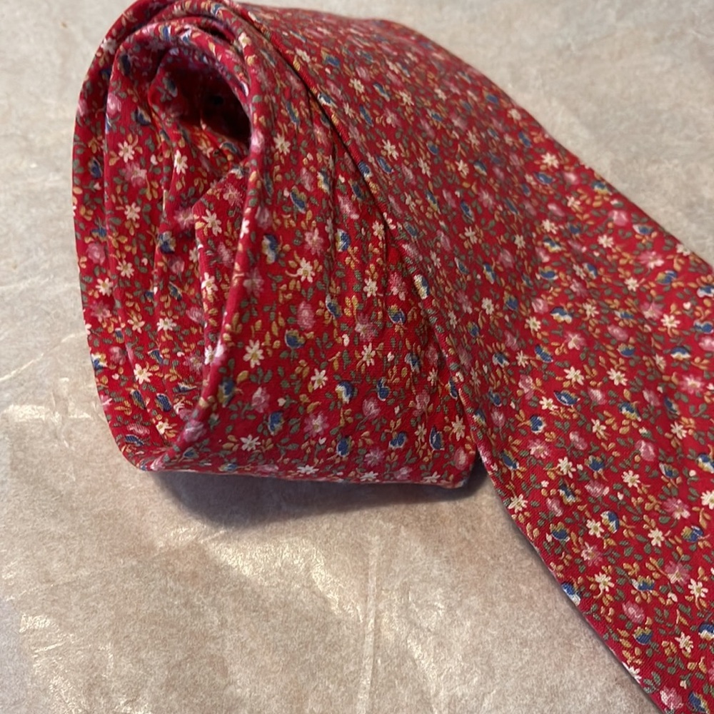 Used tie - Picture 3 of 10